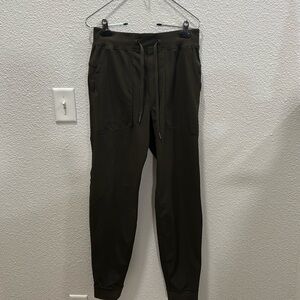 Lululemon like new green S Sized joggers.